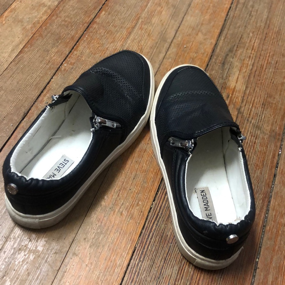 Steve Madden slip on sneaker